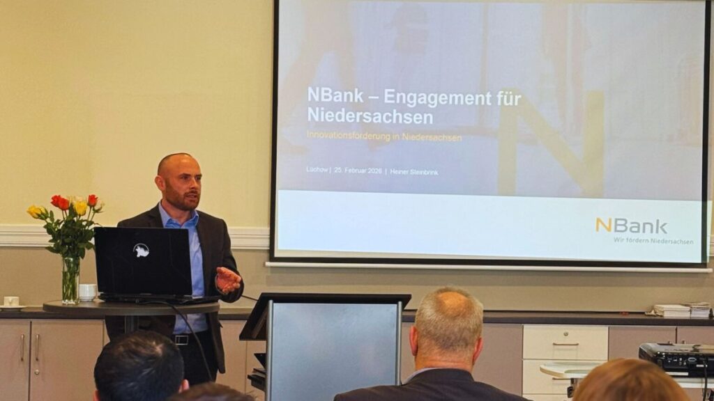 Heiner Steinbrink (NBank) referiert bei FOKUS INNOVATION am 35.02.26 in Lüchow