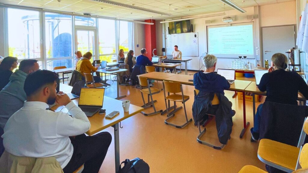 Teilnehmende eines der KI-Workshop-Module