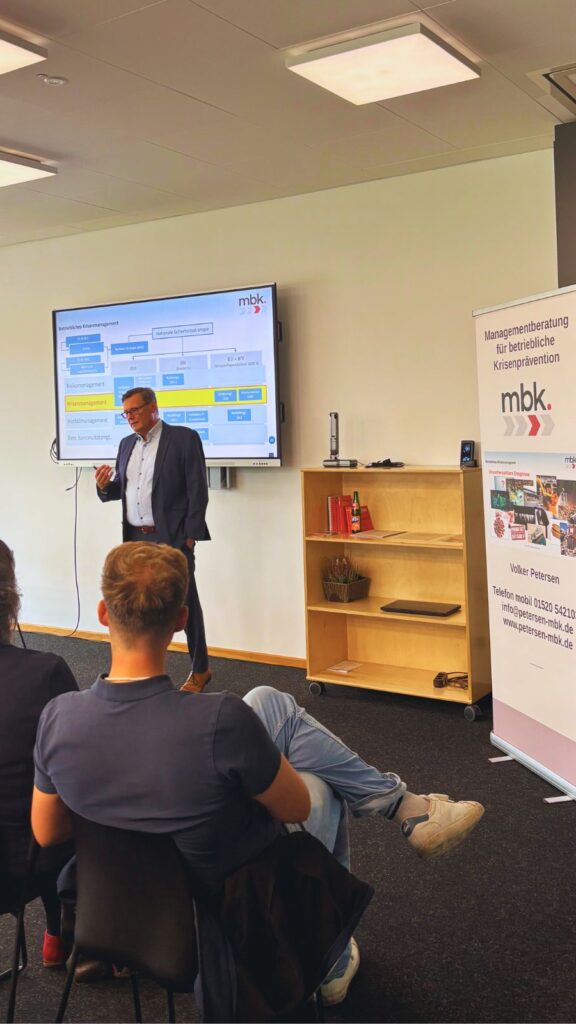 Krisenmanager Volker Petersen beim Impulsvortrag
Foto: Marie-Luise Wittemöller